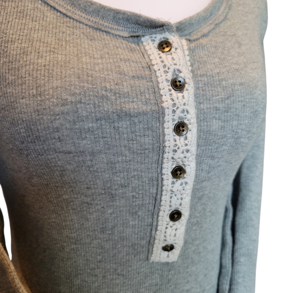Abercrombie & Fitch Gray Ribbed Long Sleeve Henley Top With Crochet Detail - Picture 3 of 9